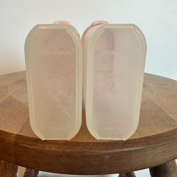 Pair of Vintage Tupperware Spice Shaker Salt Pepper Containers Pink With Lids x2 - Picture 6 of 13